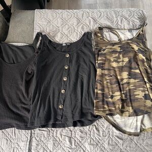 Women’s shirt lot size medium
